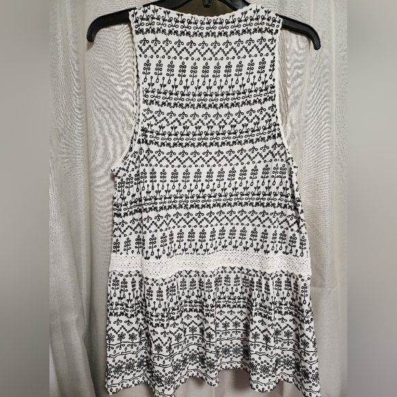 Maeve by Anthropologie Ivory Peplum Tank with Black Embroidery, EUC, Medium - Picture 4 of 11